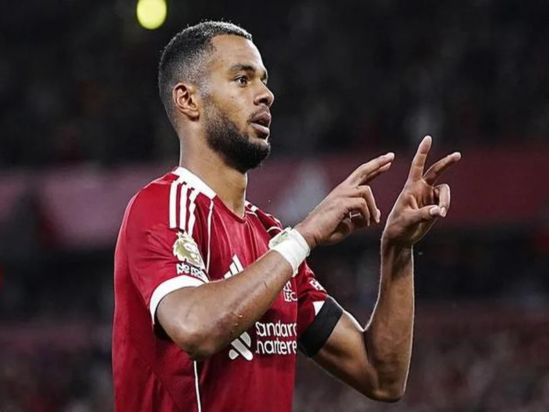 荷媒：利物浦有意阿尔克马尔新星斯密特，斯洛特对其很欣赏